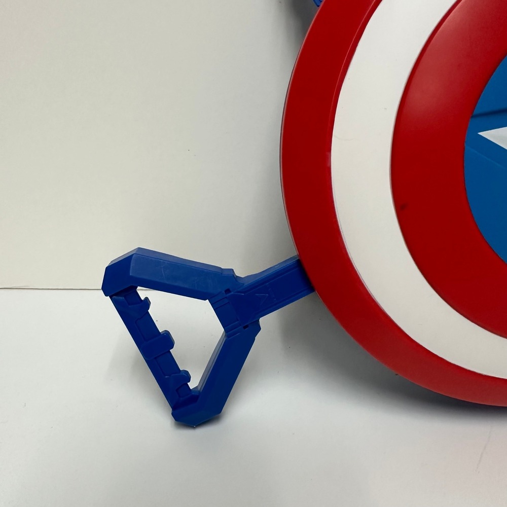 Hasbro Marvel Captain America Sam Wilson Shield Wings Toy F9302 2023 Red Blue - Picture 4 of 9